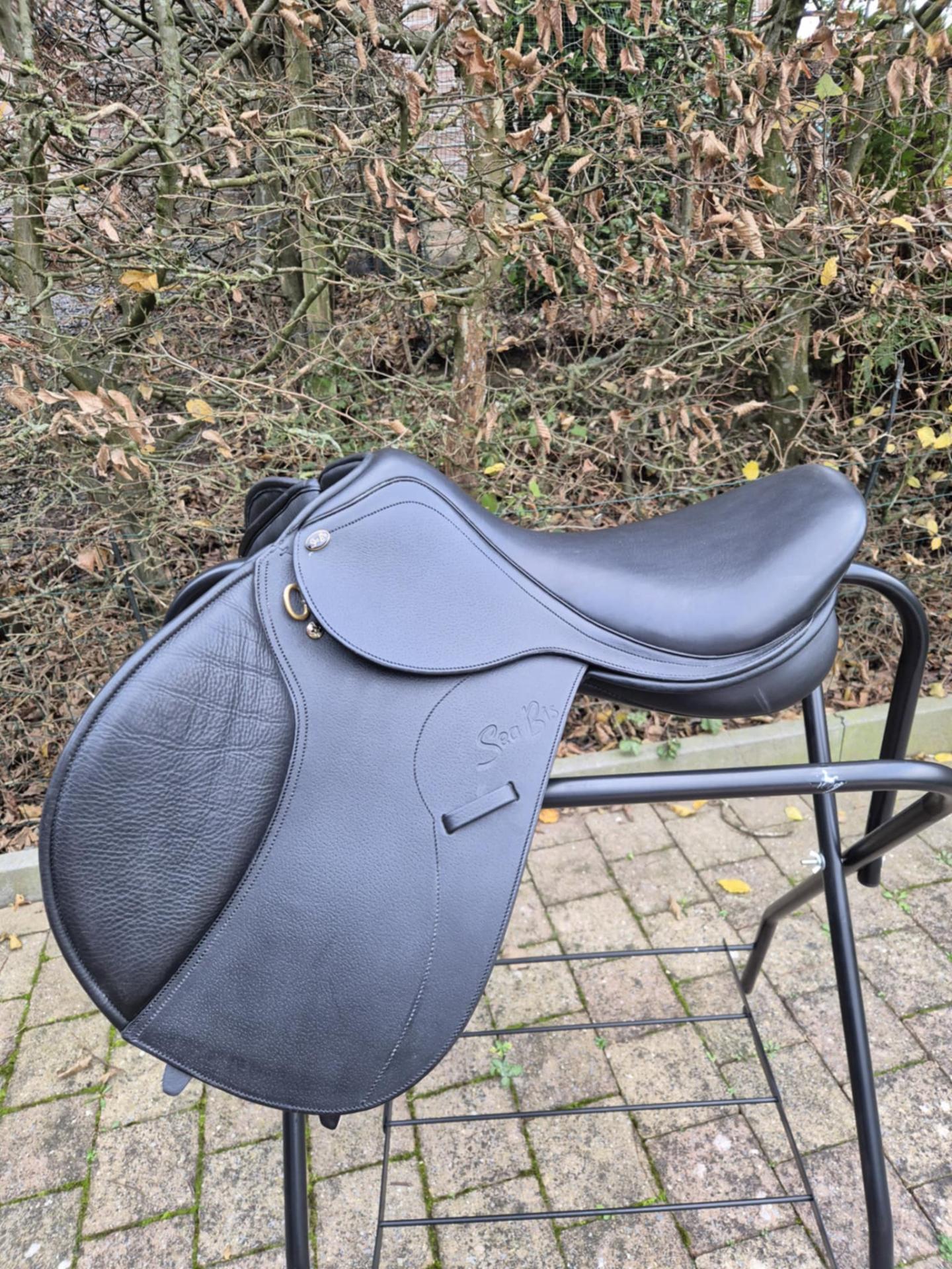 0111ab2b d225 4d3b b792 ea7552ec4abd