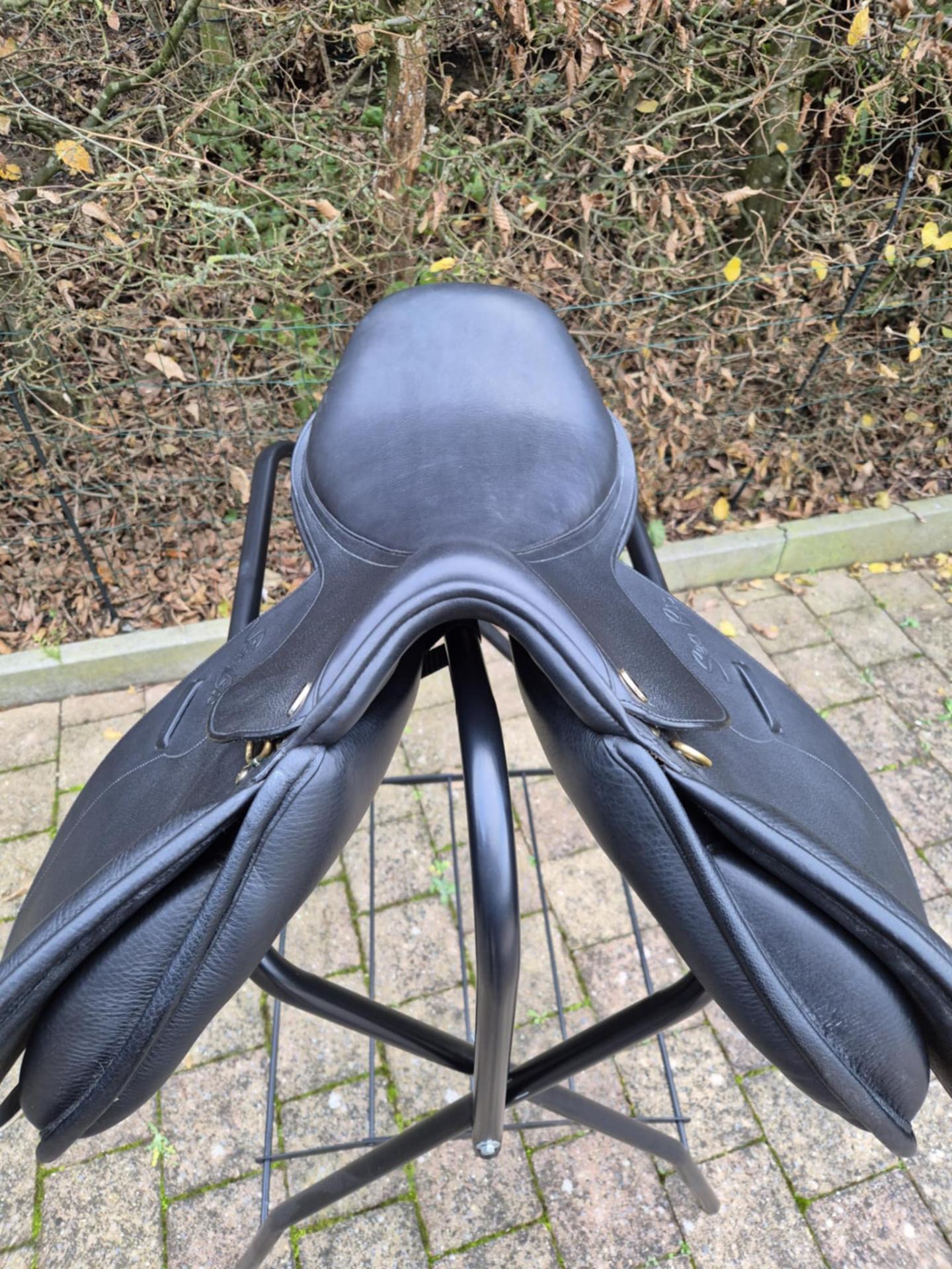 17c2ace8 dd21 49b0 9b49 ce41bd6a04e5